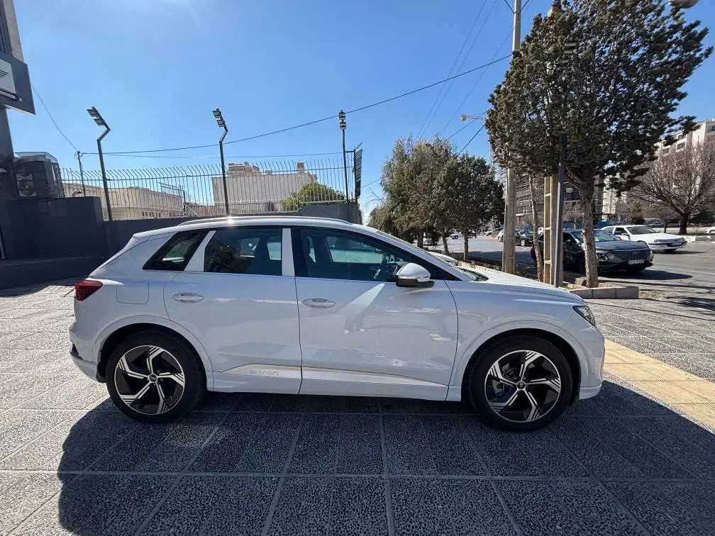 آئودی Q4|خودرو سواری و وانت|شیراز, فرهنگ شهر|دیوار