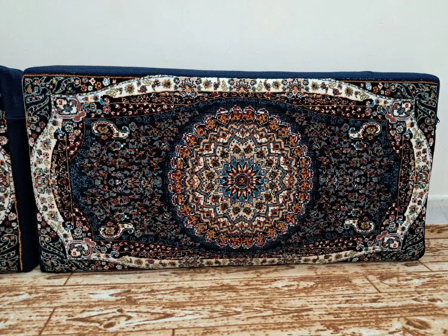 پشتی|پشتی|سبزوار, پیام|دیوار