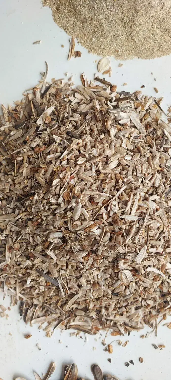 کنجاله تخمه آفتابگردان و پوست بادام زمینی|حیوانات مزرعه|فامنین, |دیوار