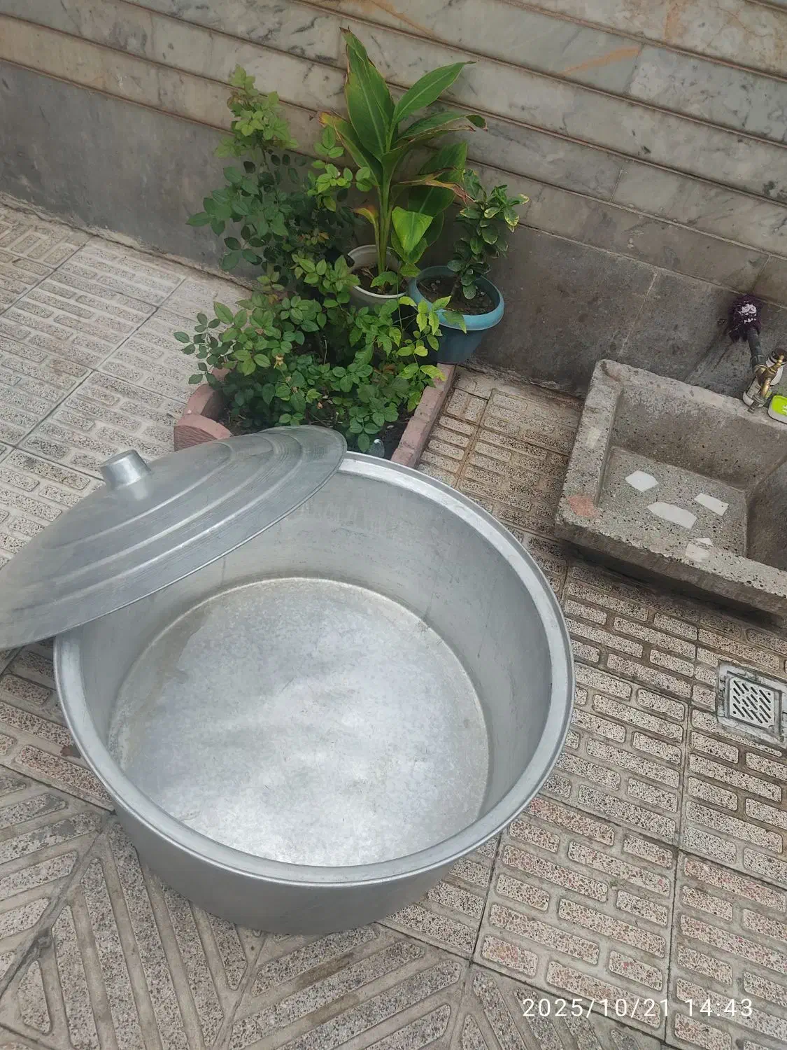 دیگ بزرگ|ظروف پخت‌وپز|خوی, |دیوار