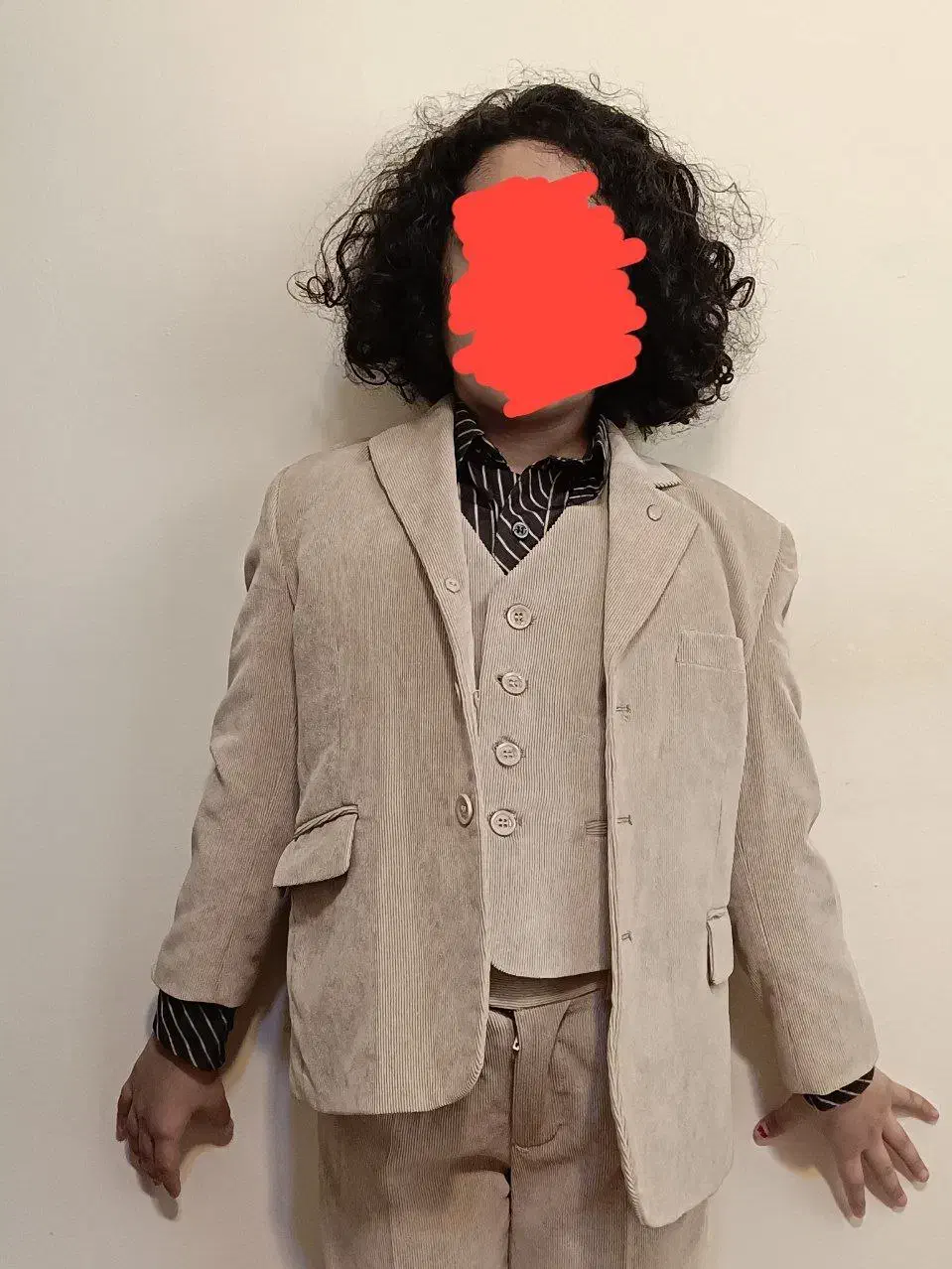 کت شلوار|لباس|رشت, پارک شهر|دیوار