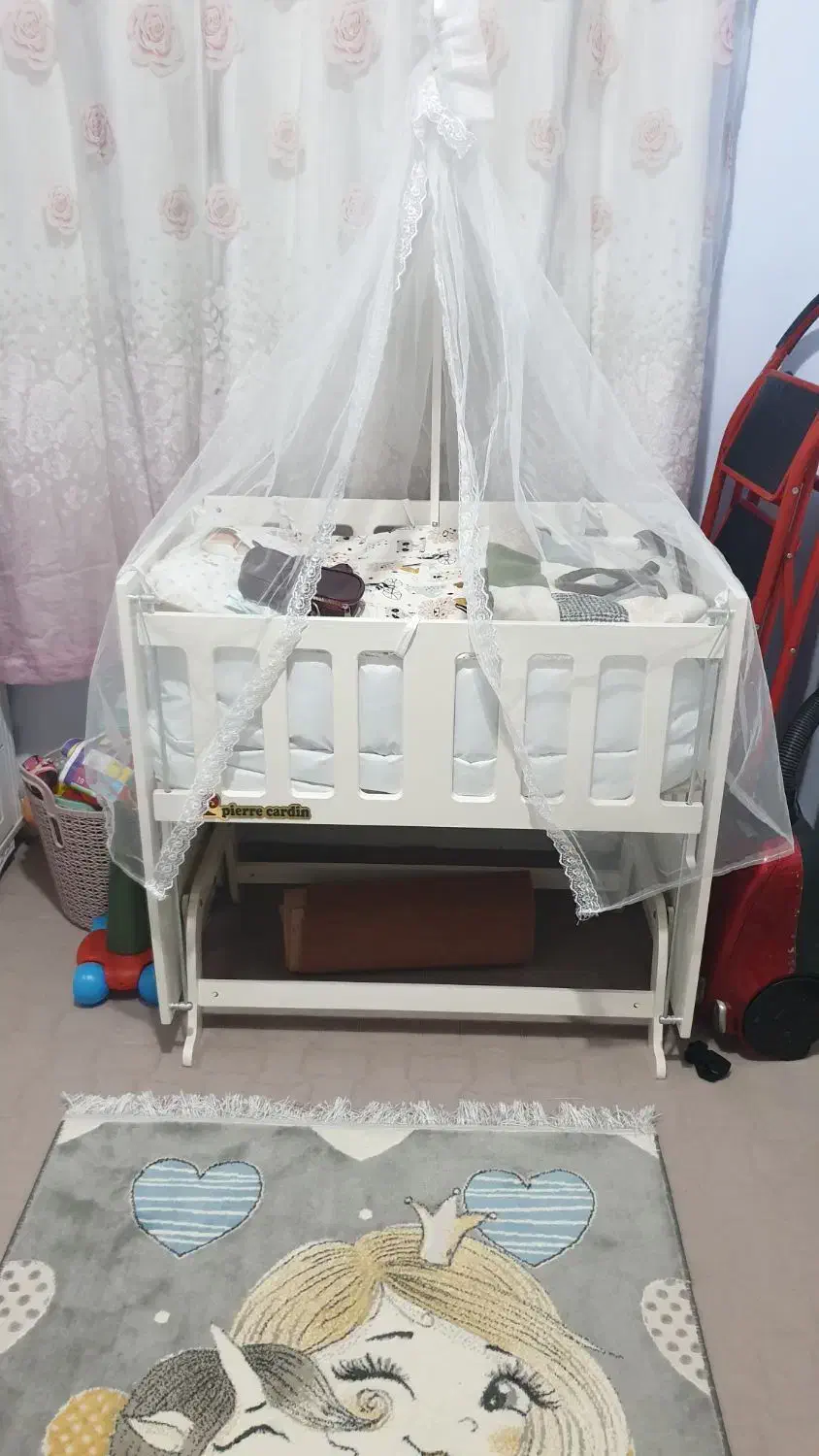 تخت کنار مادر و صندلی غذا کودگ|تخت و صندلی بچه|فردیس, خیام غربی|دیوار