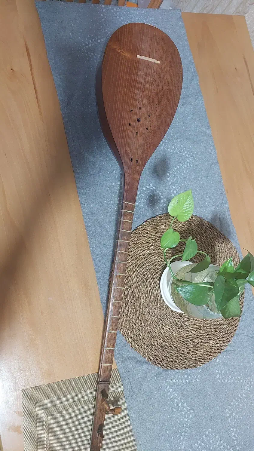 تنبور بسیار خوش صدا|سازهای سنتی|زنجان, |دیوار