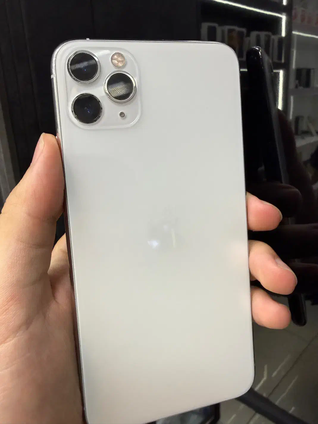 ۱۱پرومکس سفید|موبایل|اصفهان, مفتح|دیوار