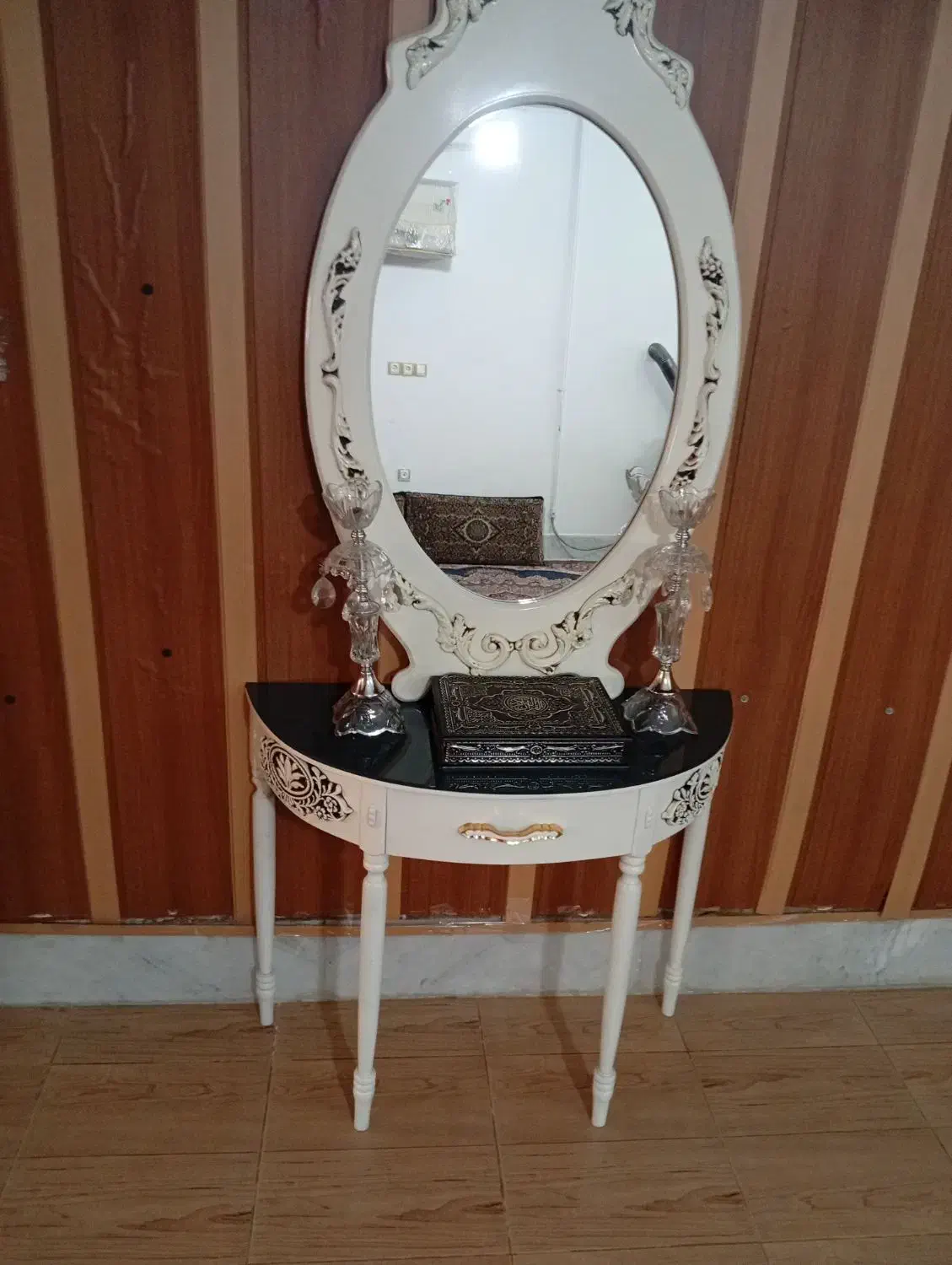 آیینه کنسول و میز تی وی|بوفه، ویترین، کنسول|تربتحیدریه, جانبازان|دیوار