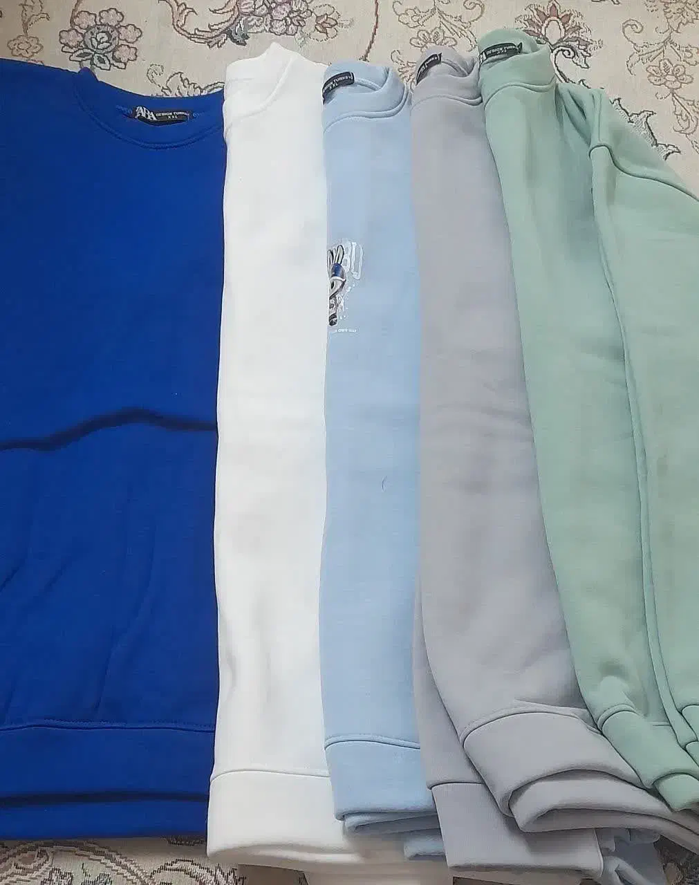 دورس و هودی|لباس|قم, ولیعصر|دیوار