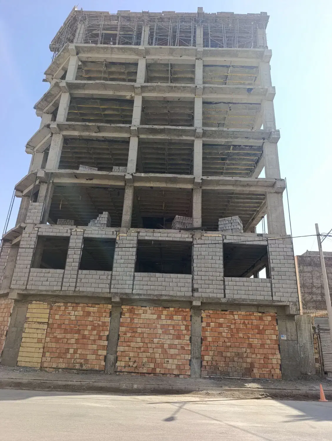 یک واحد آپارتمان پیشفروش ب فروش میرسد|پیشفروش املاک|مشهد, امیریه|دیوار