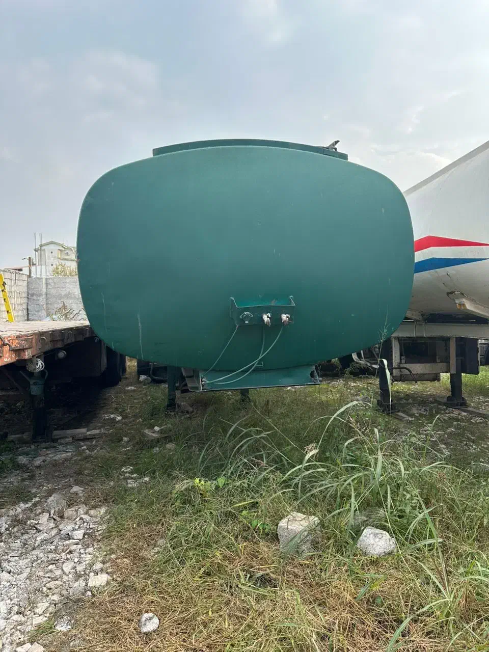 تانکر چهار مواد|ماشین‌آلات صنعتی|رشت, بیجارپس|دیوار