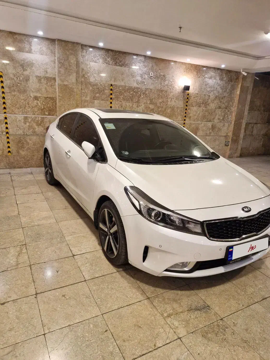 سراتو ۲۰۱۸|خودرو سواری و وانت|مشهد, کوه سنگی|دیوار