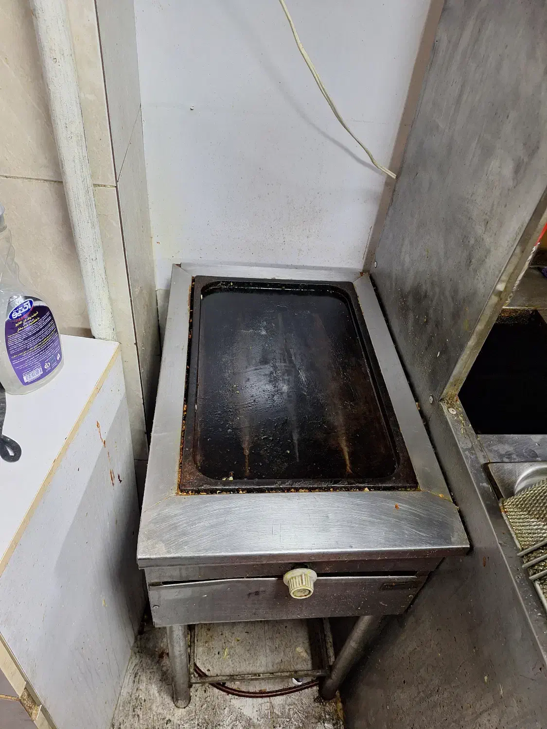 فر سرخ کن فلافل و گریل|کافیشاپ و رستوران|محلات, |دیوار