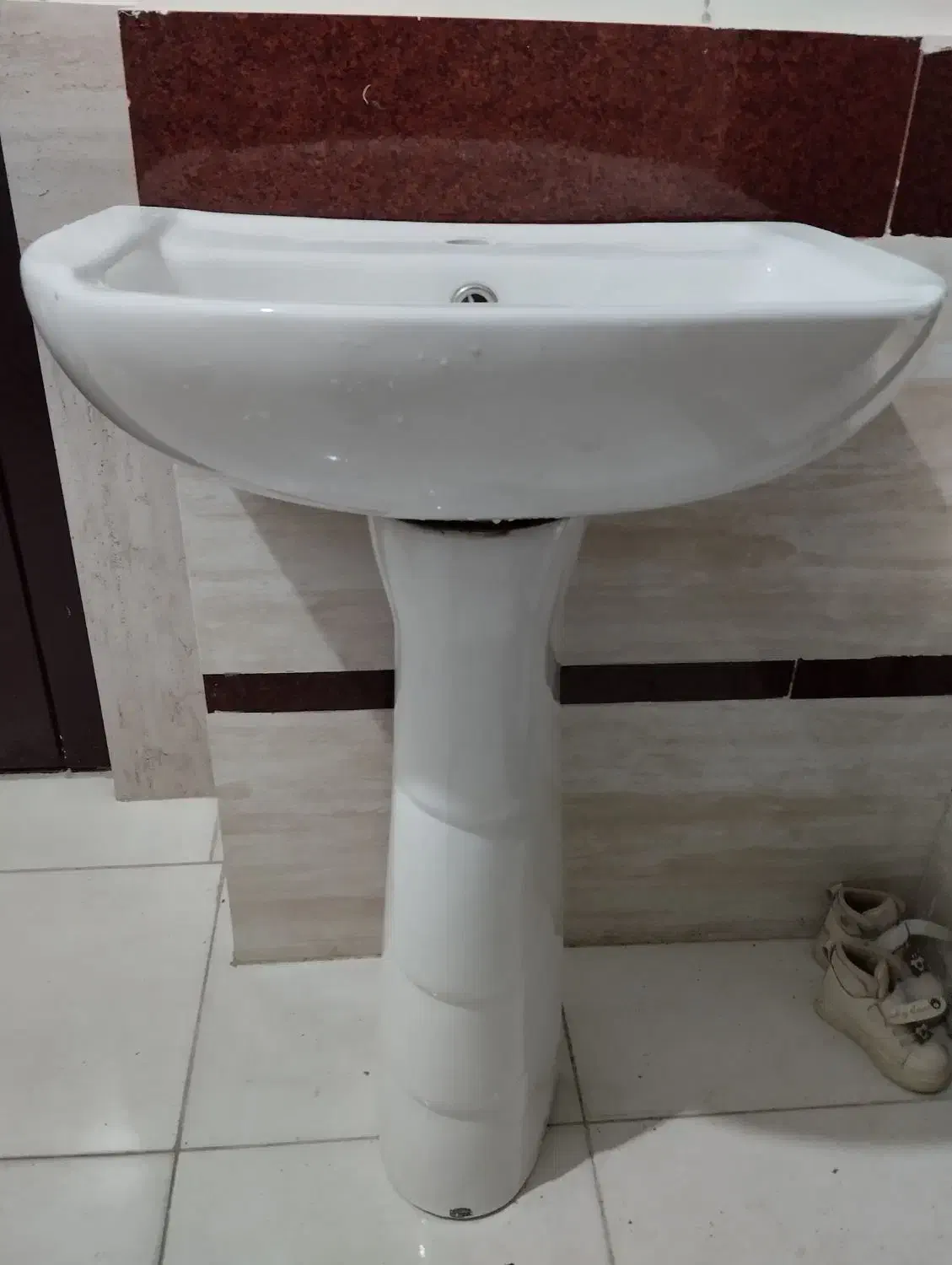 روشویی با پایه|لوازم سرویس بهداشتی|ملایر, |دیوار