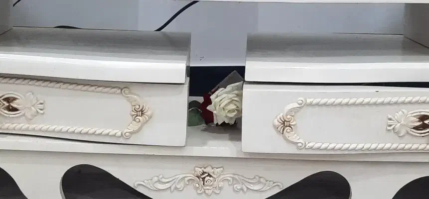 آینه همراه با جاتلفنی زیر تلویزیونی  وزود پز6لیتری|بوفه، ویترین، کنسول|مریوان, |دیوار