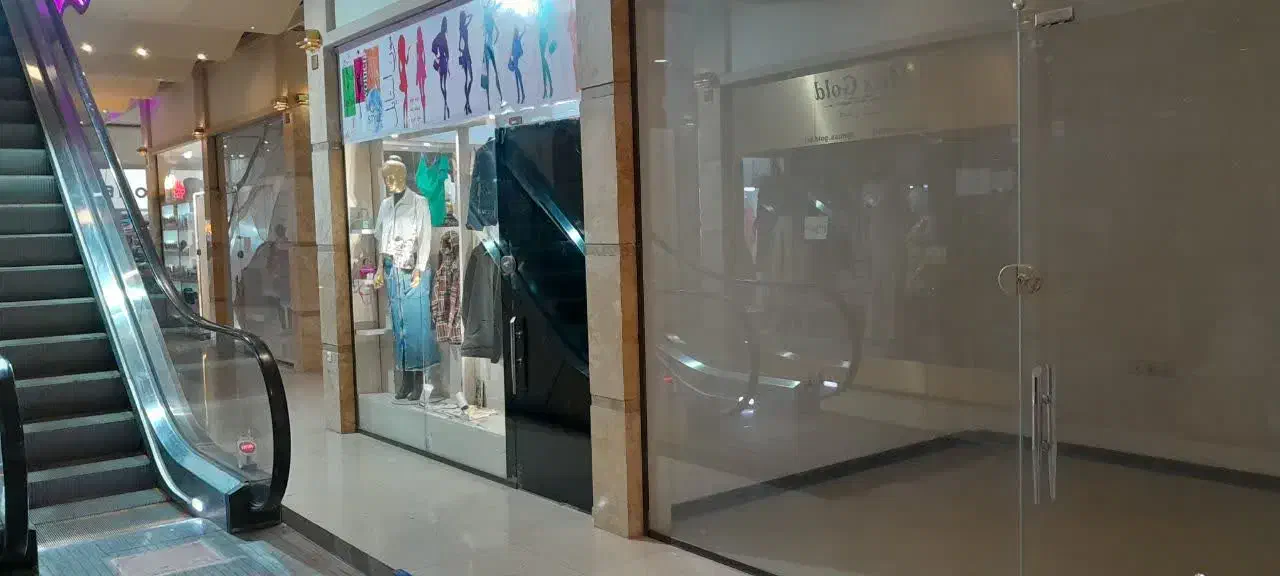 مغازه هم کف خیابان شهدا نصف قیمت بهترین جا|فروش مغازه و غرفه|بروجرد, |دیوار