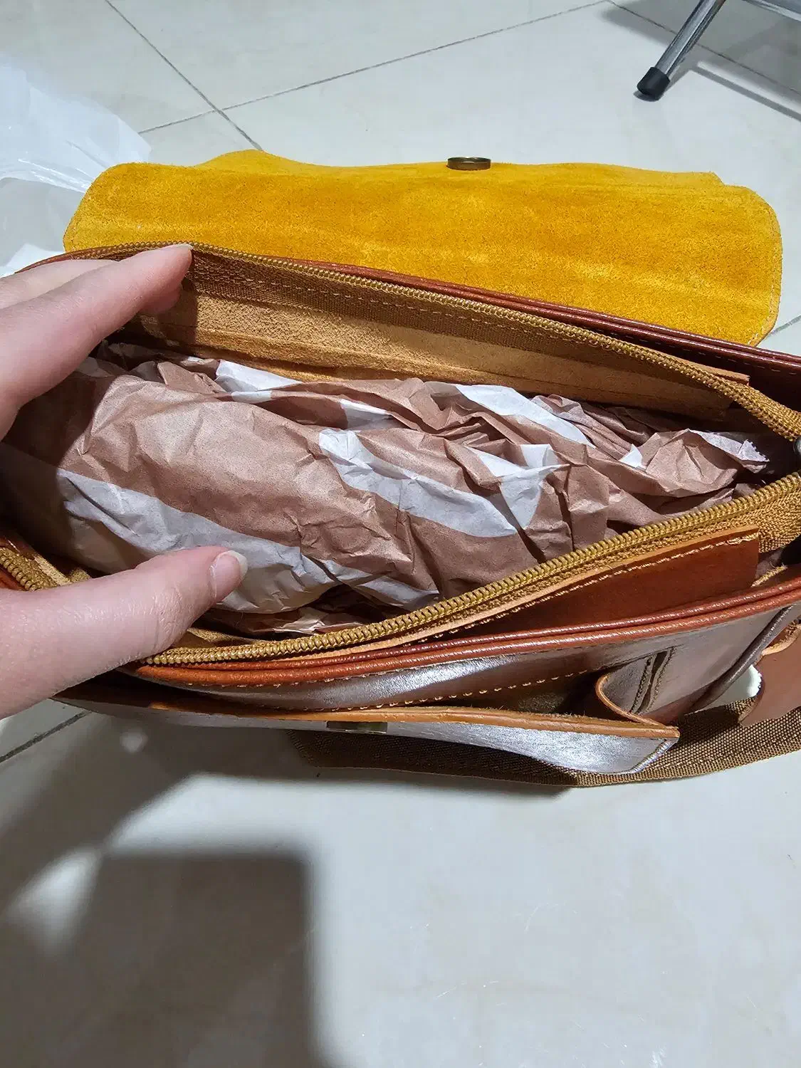 کیف چرم درجه یک، تک فروشی به قیمت عمده|کیف، کفش، کمربند|اهواز, نادری|دیوار