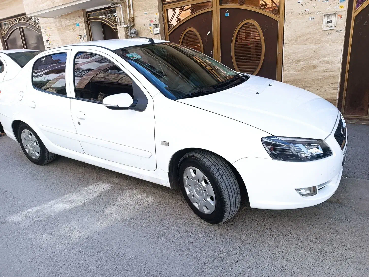 رانا پلاس درجه یک یک  بدون رنگ مدل ۴۰۱|خودرو سواری و وانت|بروجرد, |دیوار