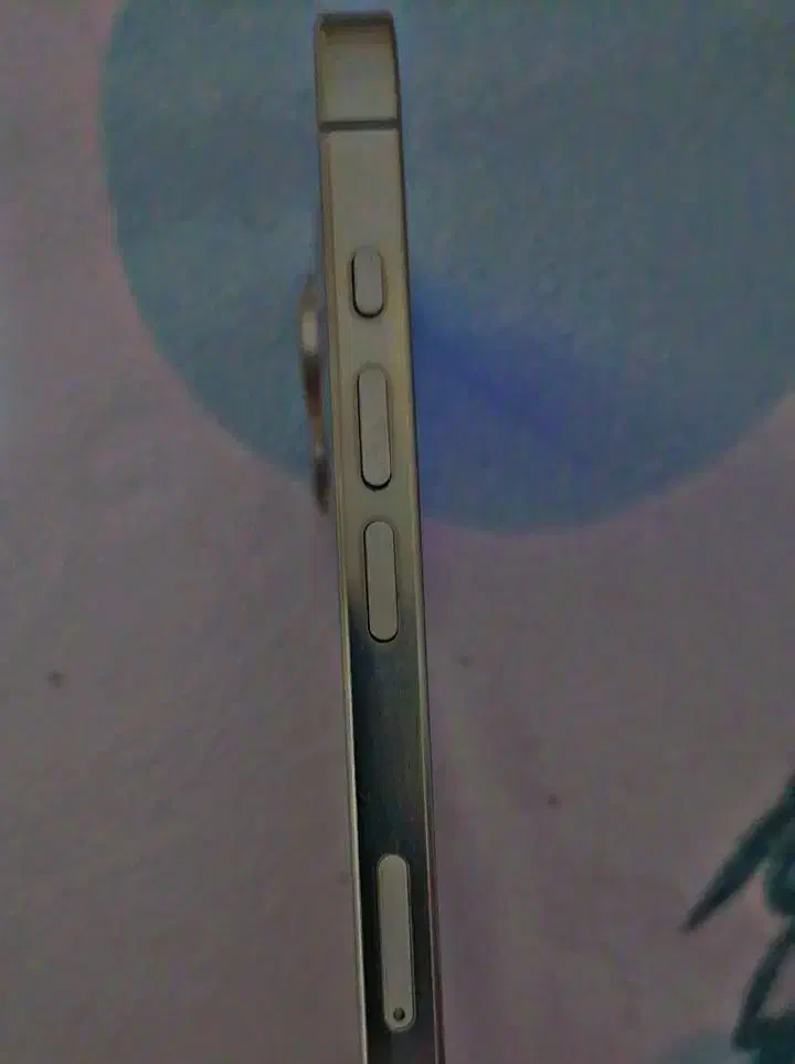 طرح آیفون 15 پرو مکس|موبایل|پرند, فاز ۶|دیوار