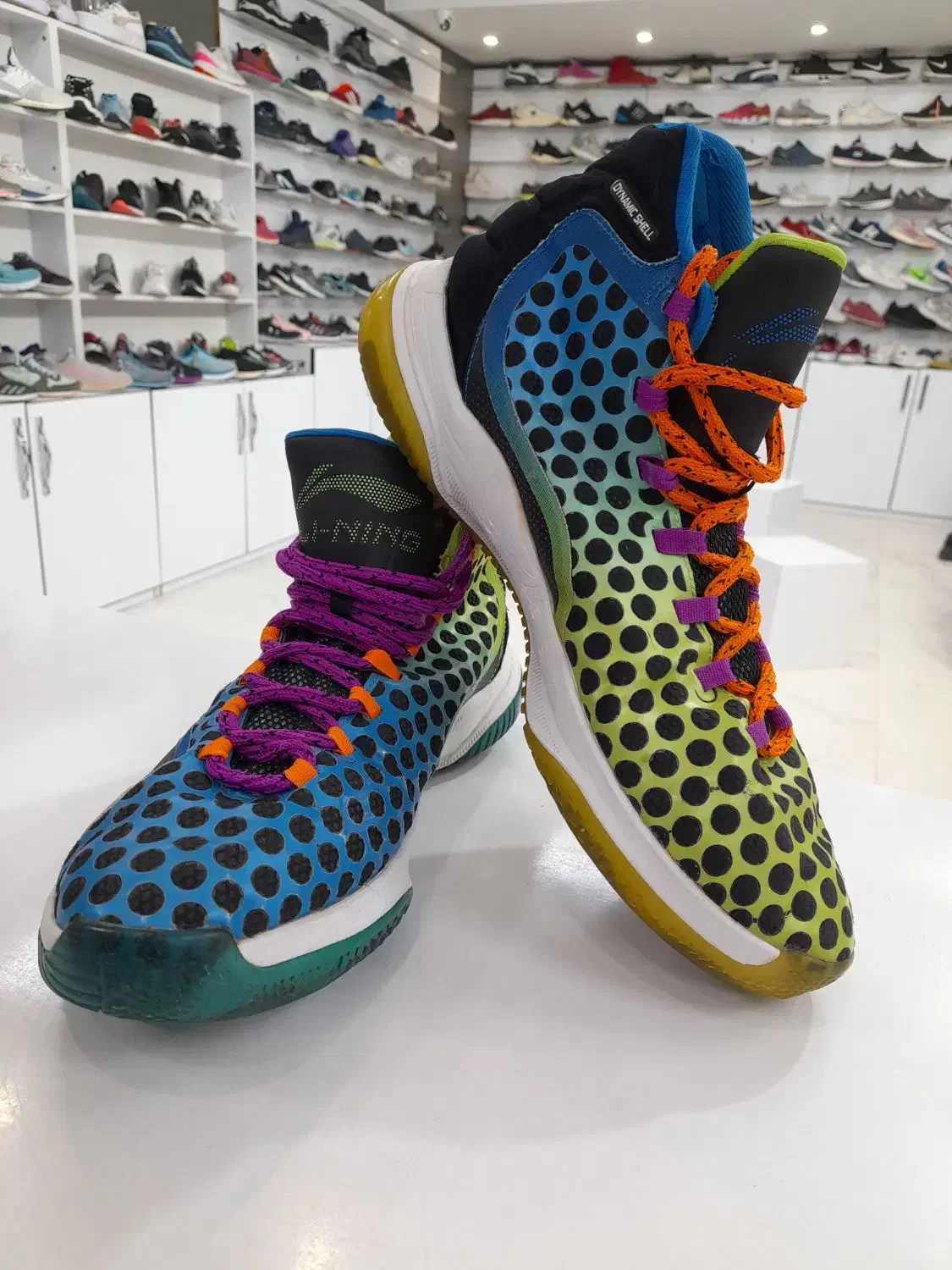 کفش فوتبال/کشتی/بسکتبال کتونی اورجینال استوک|کیف، کفش، کمربند|شاهینشهر, فردوسی|دیوار