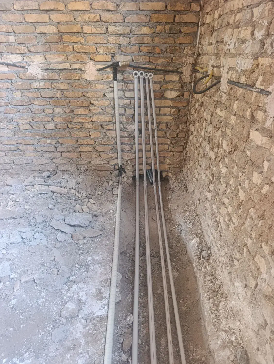 شاگرد لوله کش ساختمان|استخدام معماری، عمران و ساختمانی|مهریز, |دیوار