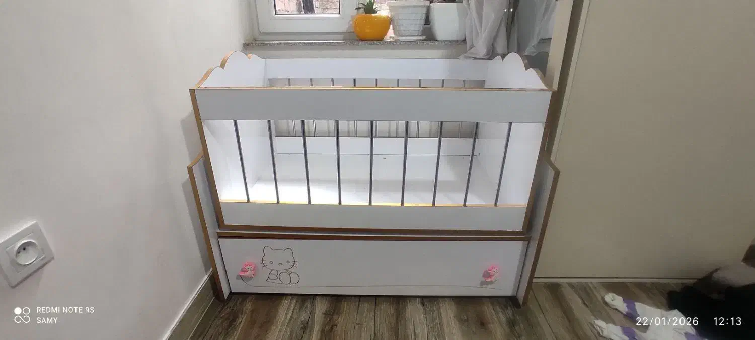 گهواره|تخت و صندلی بچه|بوکان, |دیوار