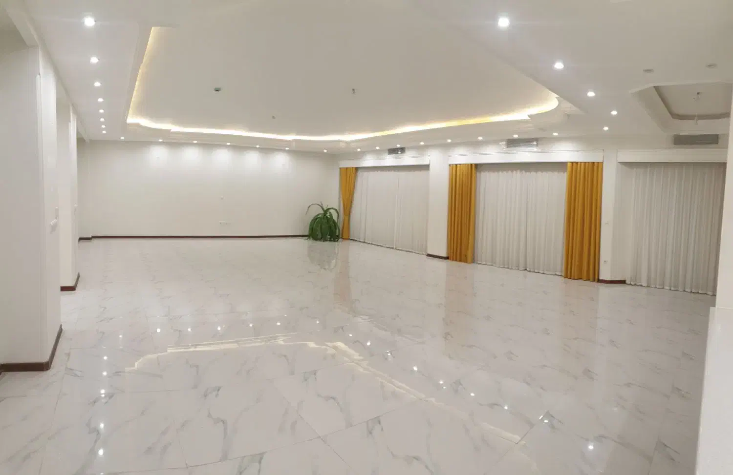 اجاره آپارتمان ۳۵۰ متر شهرک کارمندان جنوبی شیک|اجارهٔ آپارتمان|زنجان, |دیوار