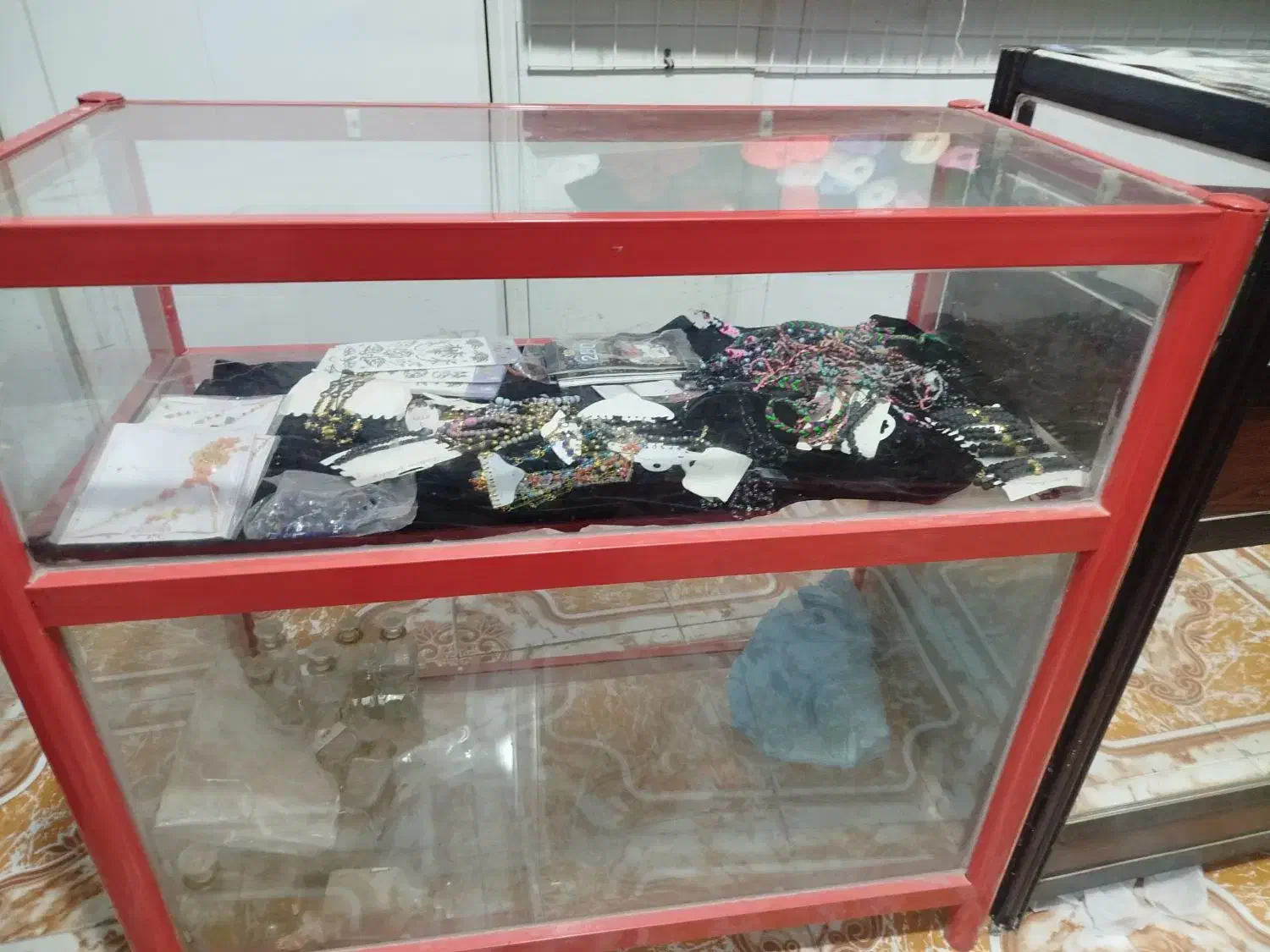 ویترین|فروشگاه و مغازه|شبانکاره, |دیوار