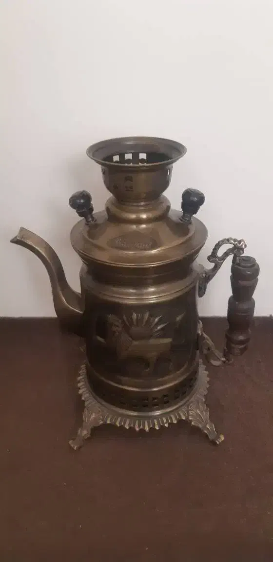کتری شکاری برنجی قدمت دار|صنایع دستی و سایر لوازم تزئینی|تهران, دولاب|دیوار