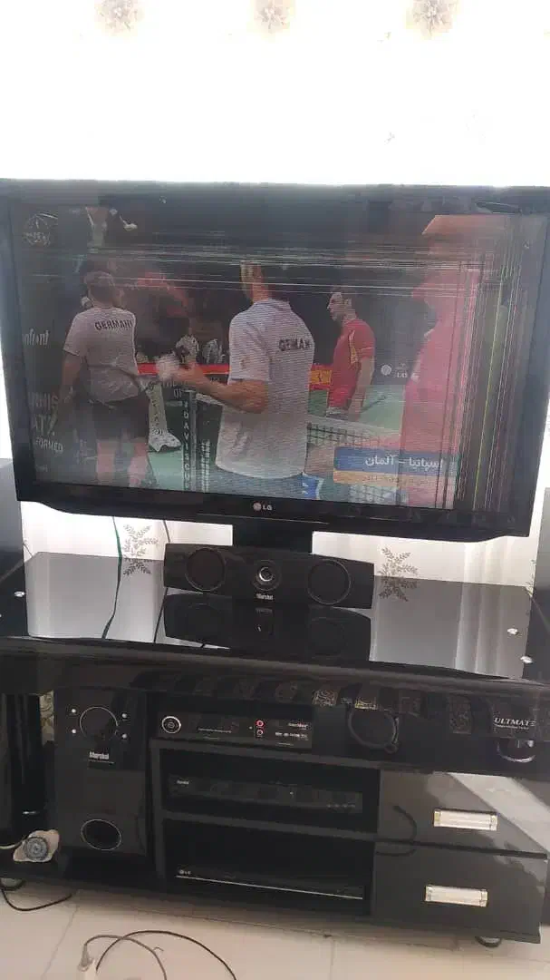 تلوزیون ال جی ۴۳|تلویزیون و پروژکتور|پرند, فاز ۶|دیوار