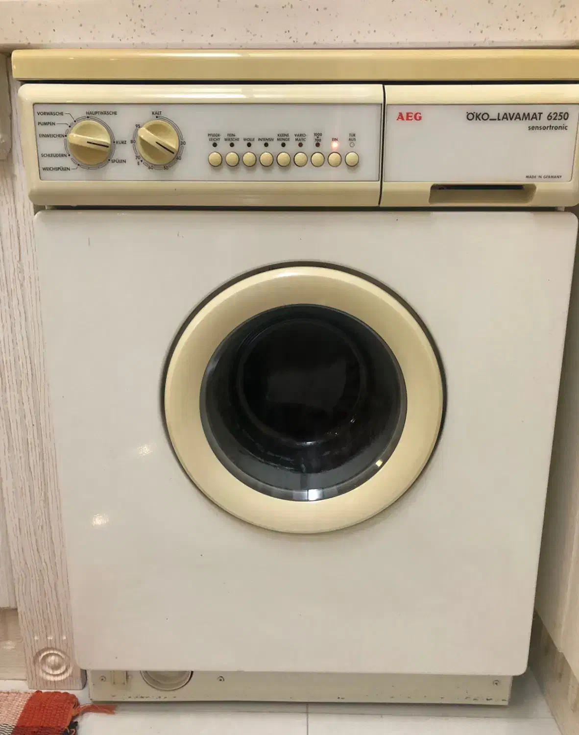 لباسشوییAEG|ماشین لباسشویی و خشک‌کن لباس|نور, |دیوار