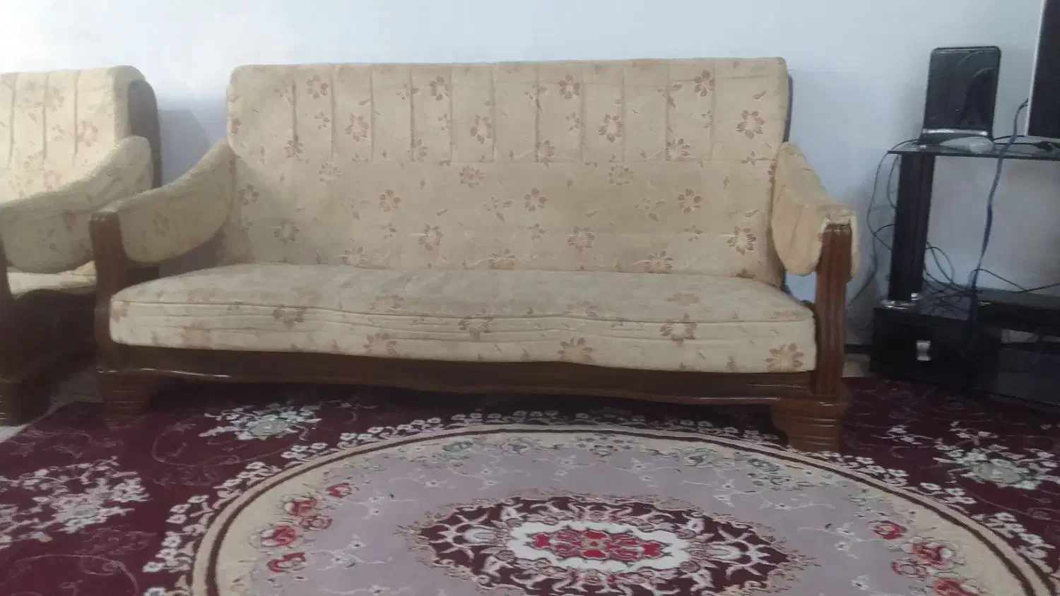 مبل راحتی چوب نراد|مبلمان خانگی و میز عسلی|رشت, حمیدیان|دیوار