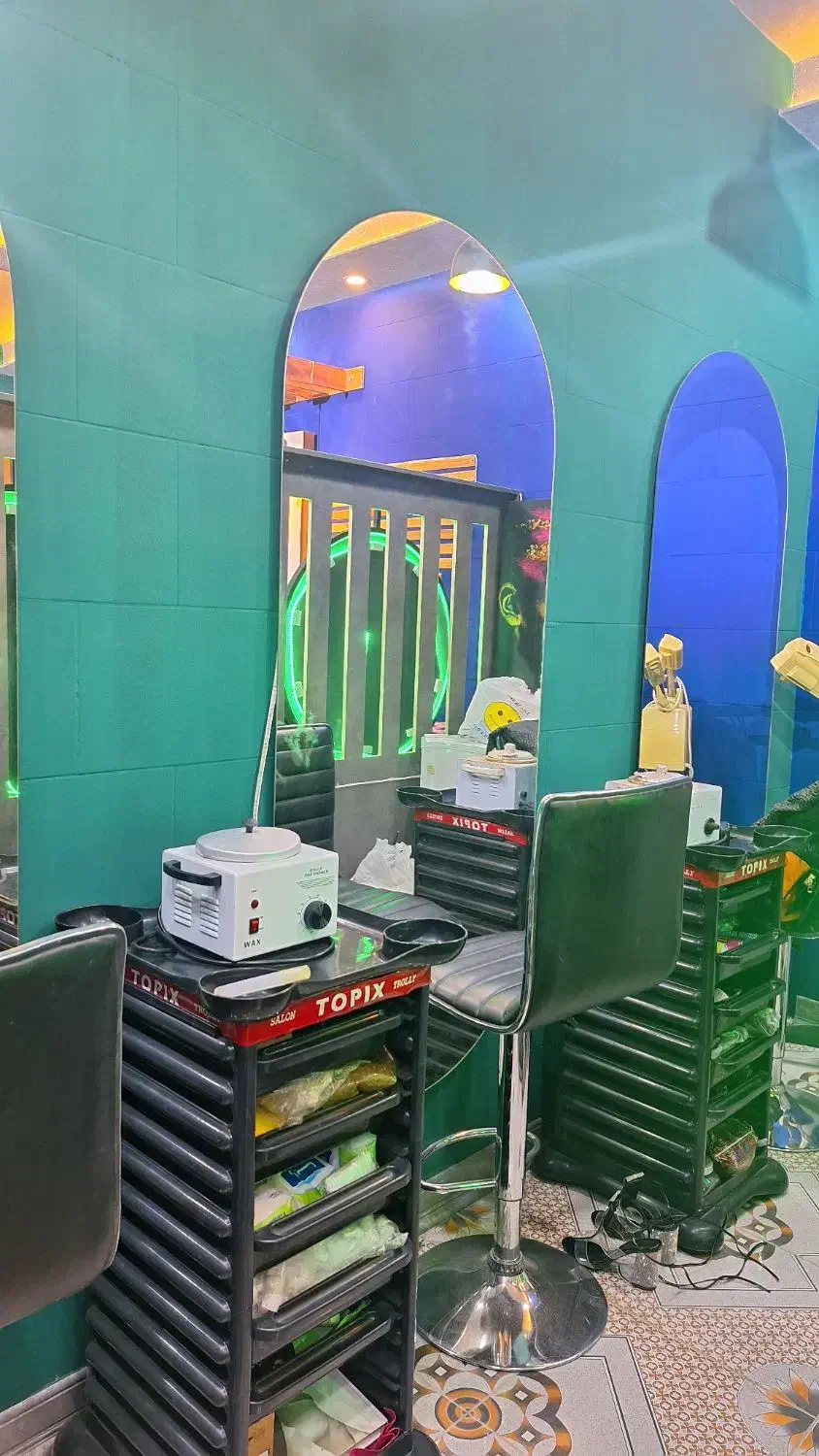 فروش کلیه وسایل سالن با قیمت مناسب|آرایشگاه و سالنهای زیبایی|اهواز, کوی فرهنگیان ۱|دیوار
