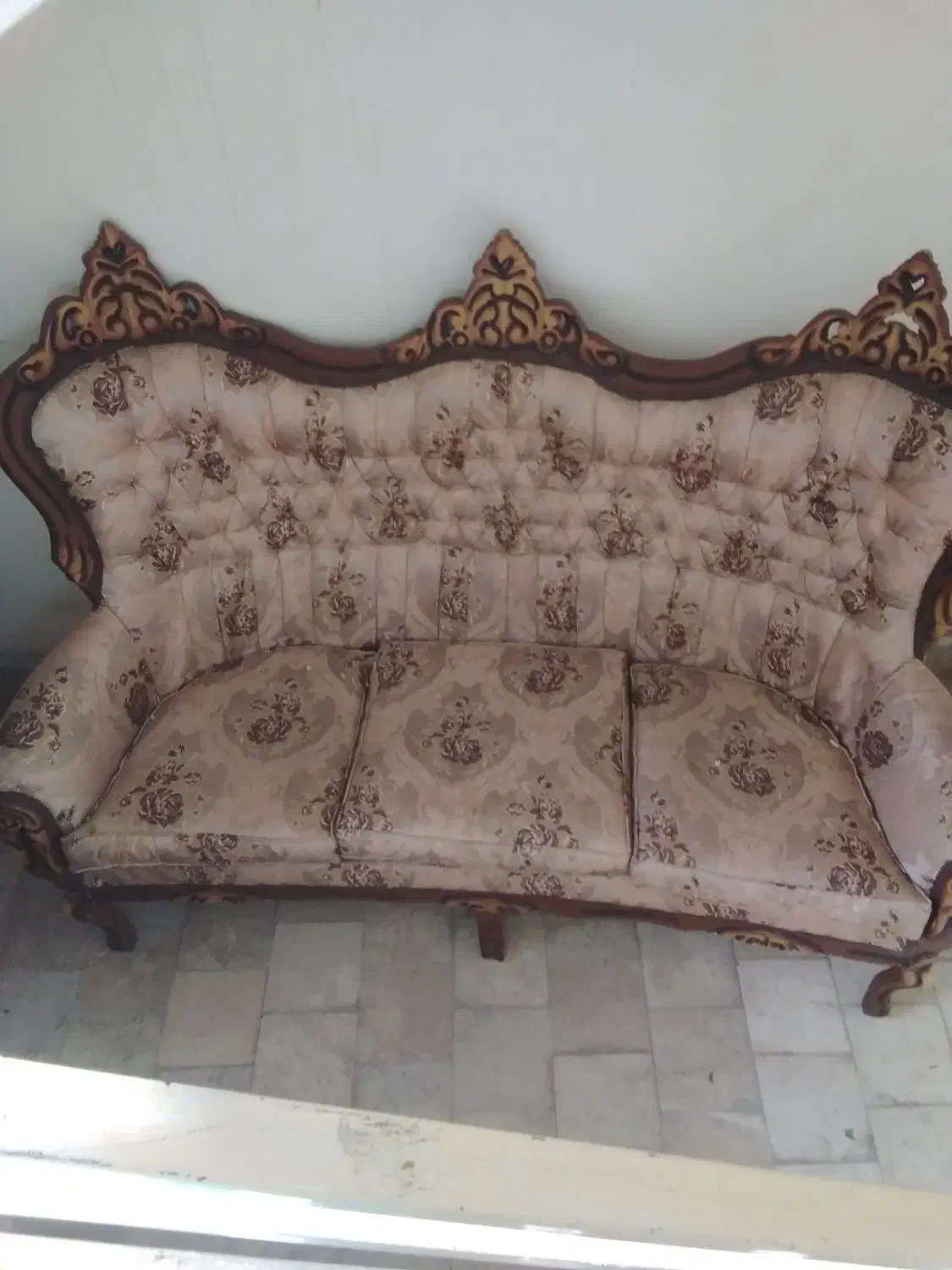 مبل سلطنتی|مبلمان خانگی و میز عسلی|گلبهار, شهر جدید گلبهار|دیوار