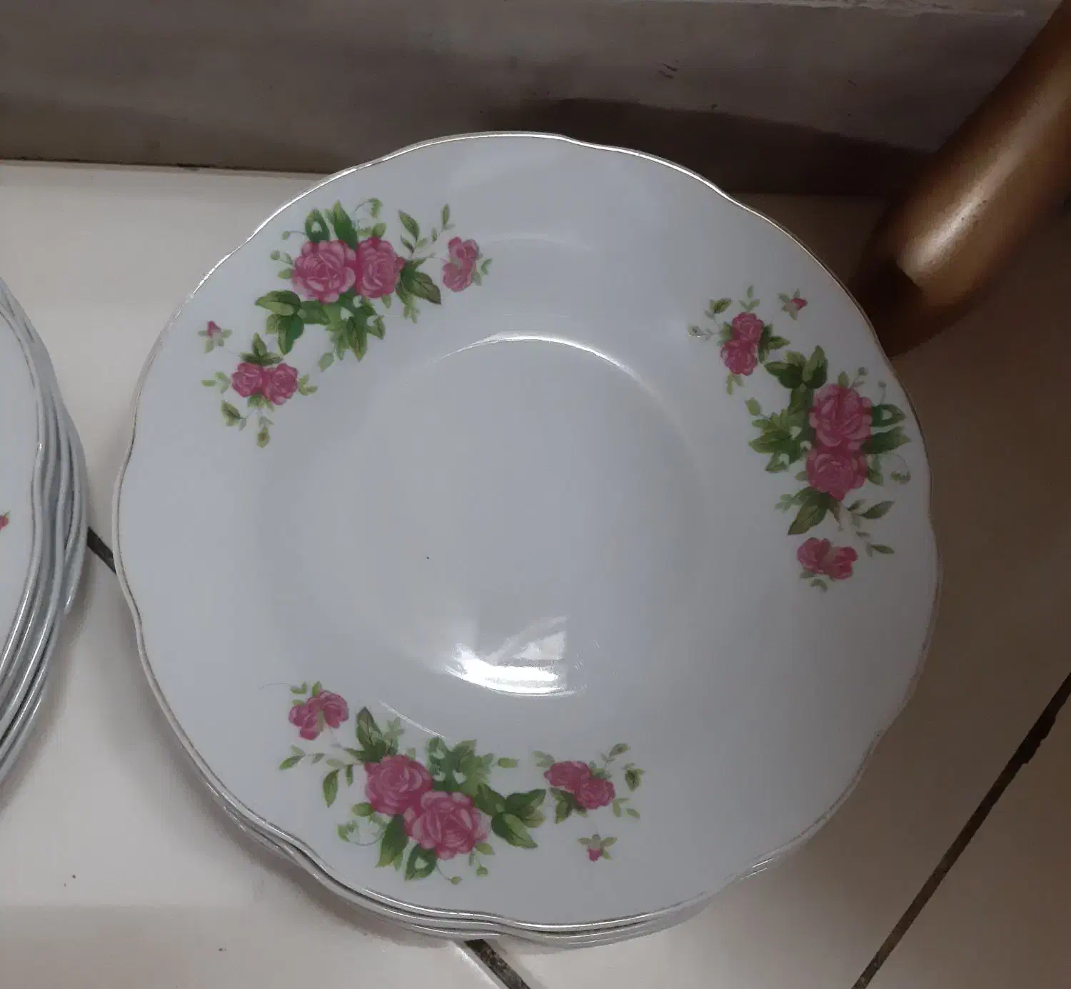 ظرف و ظروف چینی قدیمی گل سرخی گل سرخ|ظروف سرو و پذیرایی|تهران, شهرک شریعتی|دیوار