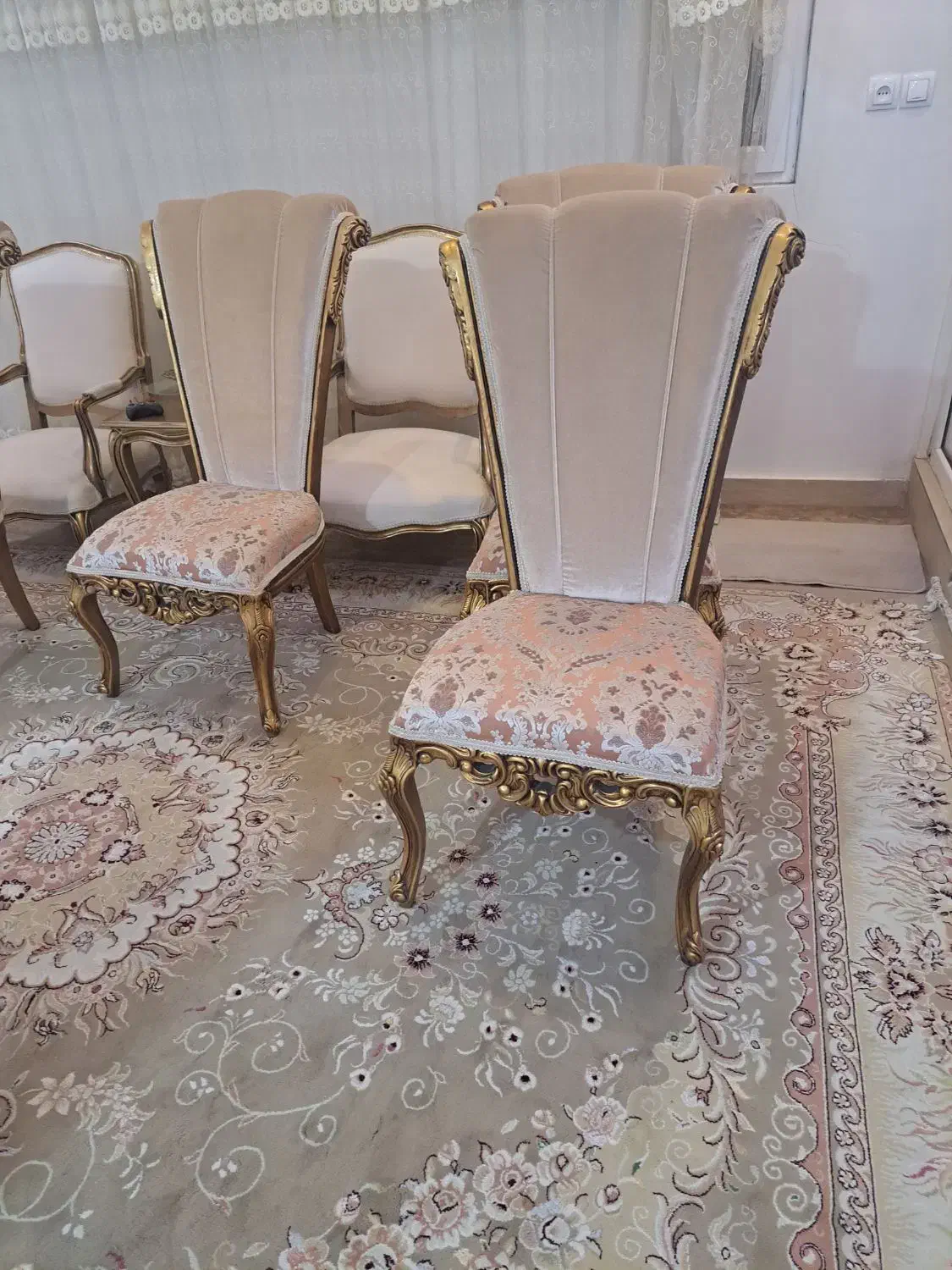 صندلی مبلی|میز و صندلی غذاخوری|میانه, |دیوار