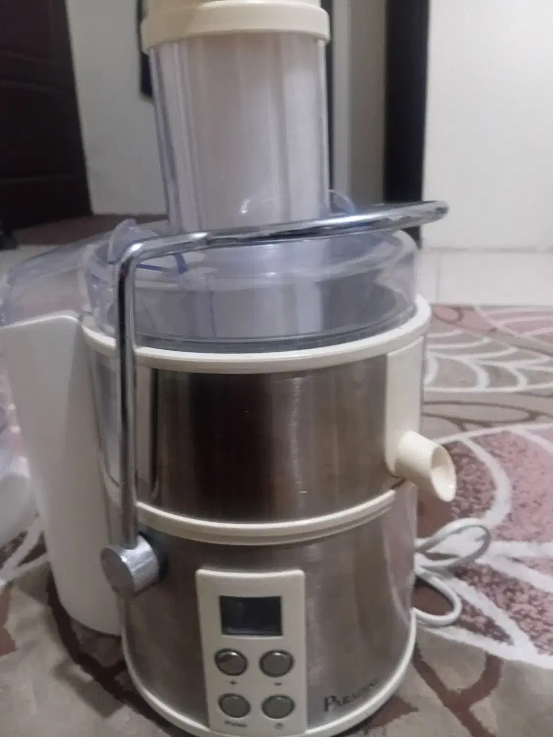 اب میوه گیری|آبمیوه‌گیر و آب‌مرکبات‌گیر|پرند, فاز ۶|دیوار