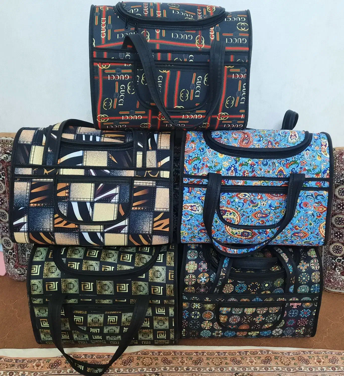 کیف صندوقی|کیف، کفش، کمربند|کاشان, قطب راوندی|دیوار