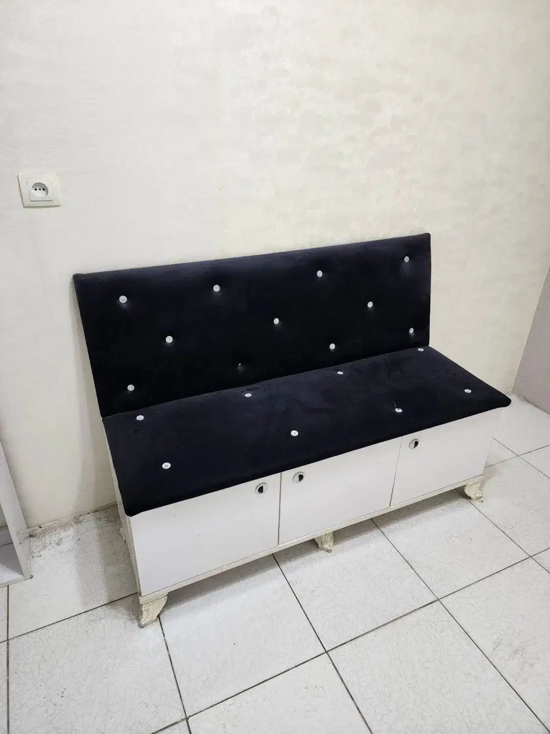 پاف انتظار، استند بزرگ|آرایشگاه و سالن‌های زیبایی|لاهیجان, رجایی|دیوار