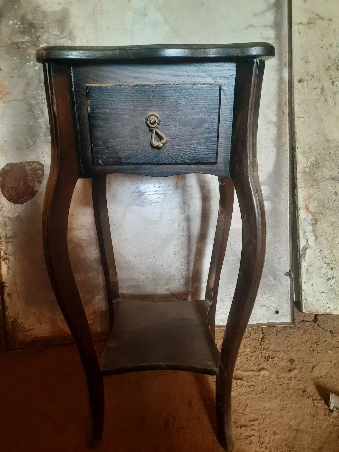 میز خاطره|میز تلفن|اراک, |دیوار