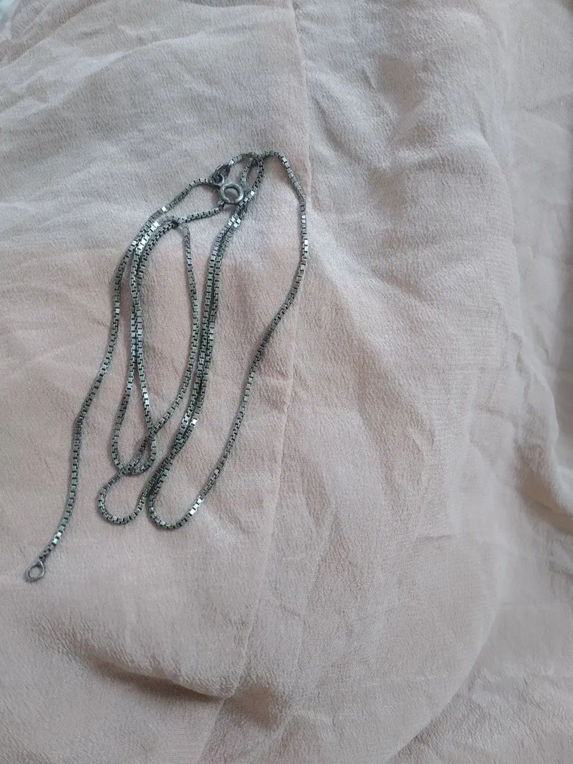 زنجیرنقره ۲۱ سانت بلندیش ۵۰۰ هزار .. ارسال دارم|بدلیجات|رباطکریم, رباطکریم|دیوار