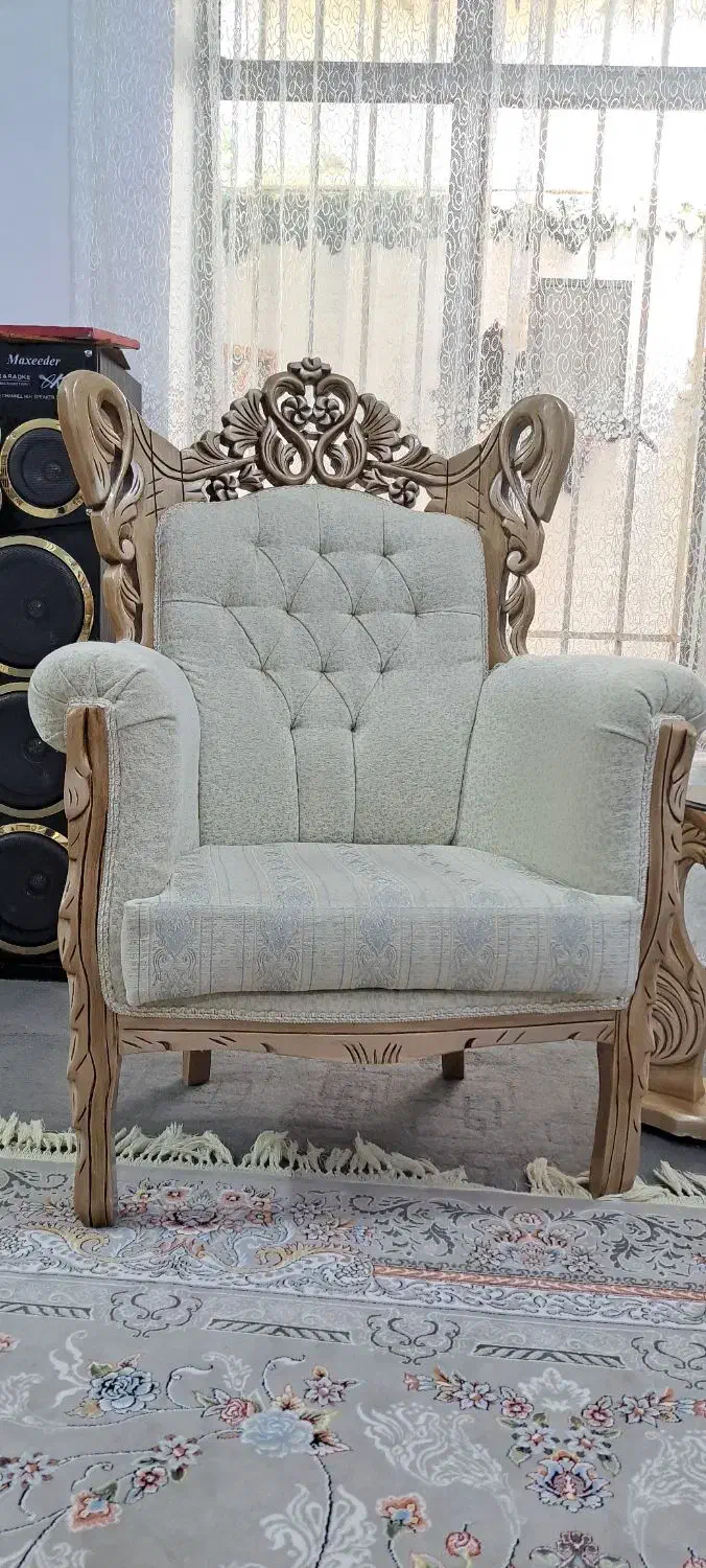 مبلمان سلطنتی ۹ نفربادوعددعسلی و یک عددمیزجلو مبلی|مبلمان خانگی و میز عسلی|کبودرآهنگ, |دیوار