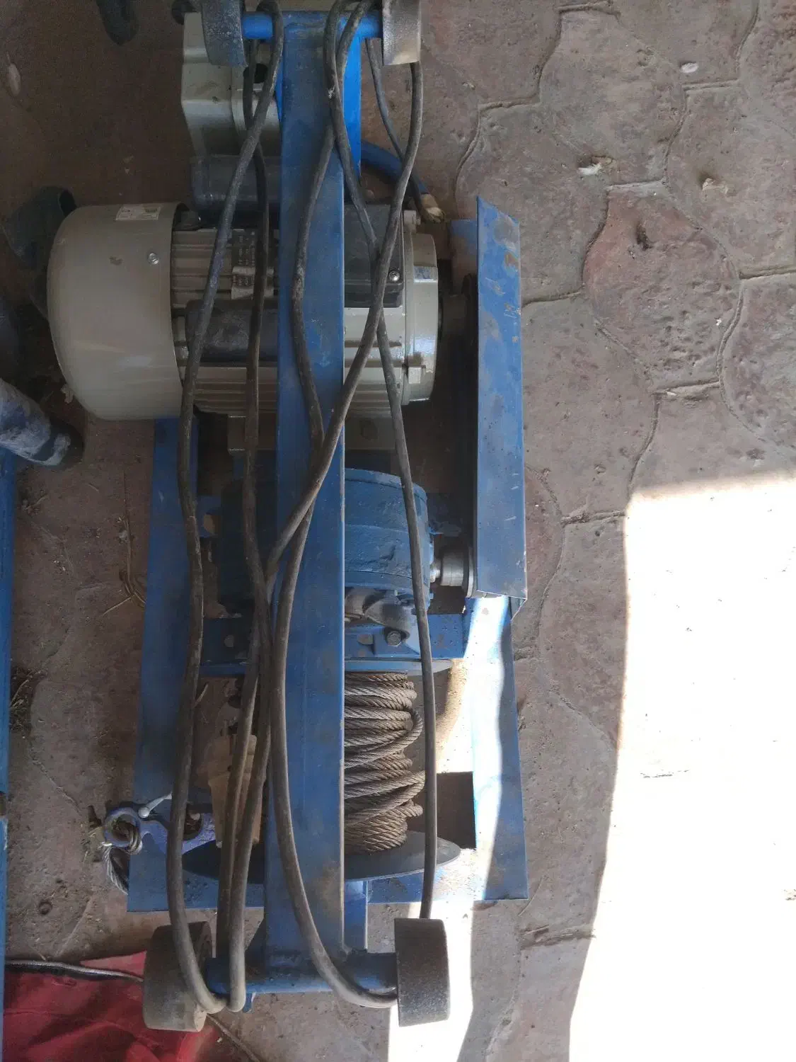 بالابر|ابزارآلات|فردوس (کرمان), |دیوار