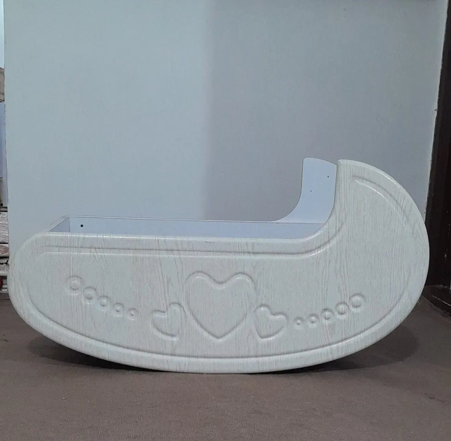 گهواره|تخت و صندلی بچه|خوی, |دیوار