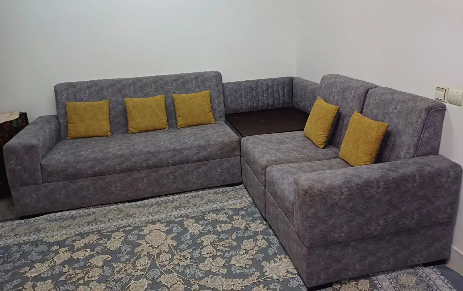 مبل راحتی|مبلمان خانگی و میز عسلی|رشت, کوی امام رضا|دیوار