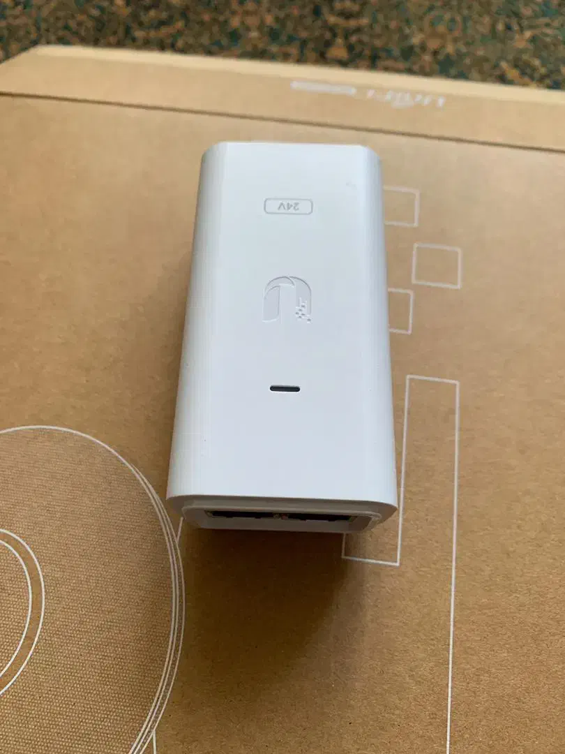 اکسس پوینت یوبیکیوتی AC-LR|مودم و تجهیزات شبکه|بابل, |دیوار