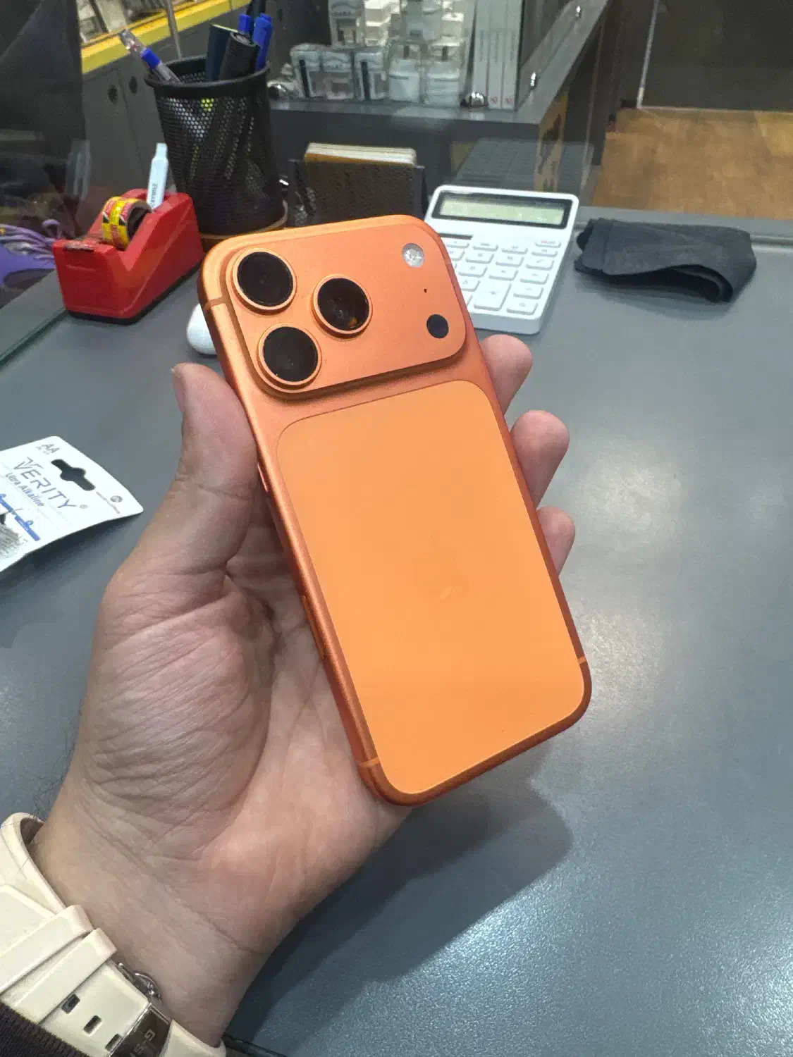 ۱۷ پرو ۲۵۶ کارکرده در حد|موبایل|تهران, فاطمی|دیوار