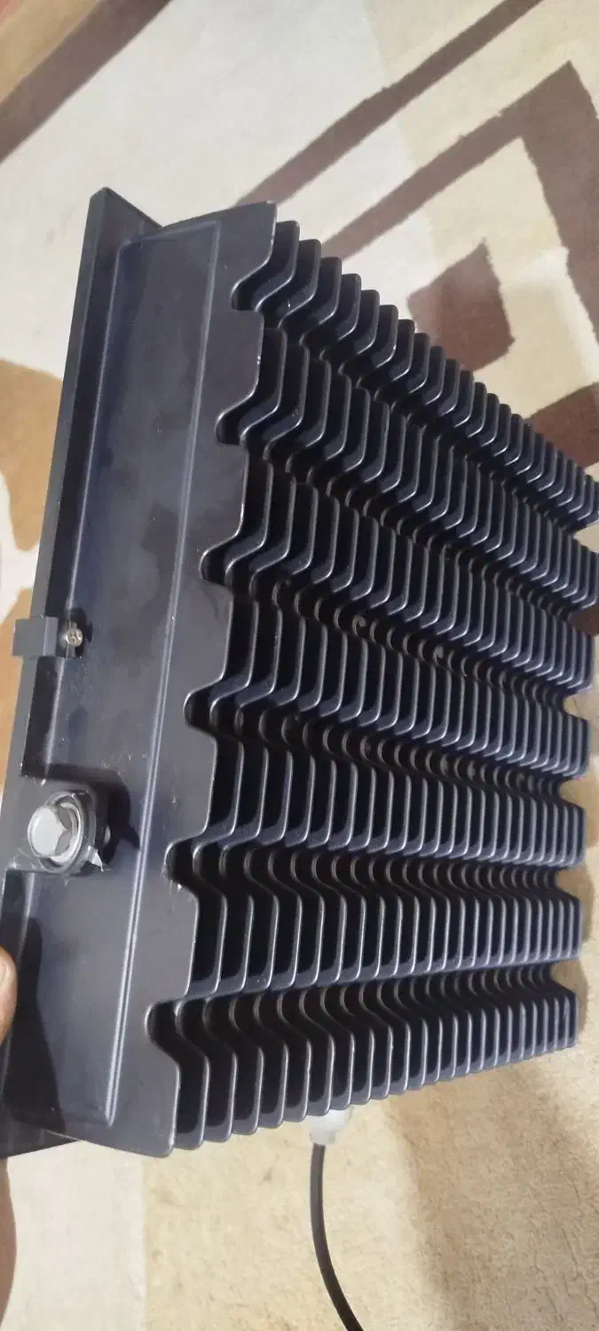 پروژکتور ۴۰ در ۴۰|لامپ و چراغ|اشتهارد, |دیوار