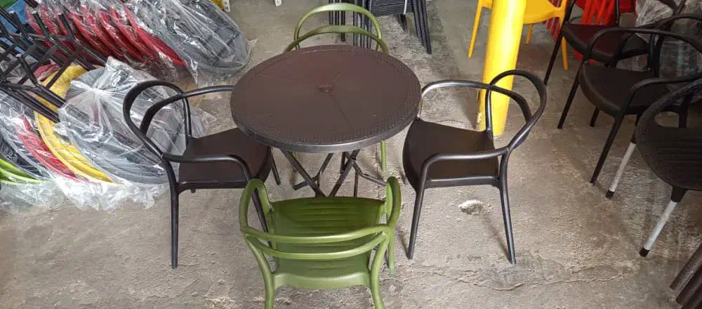 صندلی مدرن لهستانی|صندلی و نیمکت|شیراز, محراب|دیوار