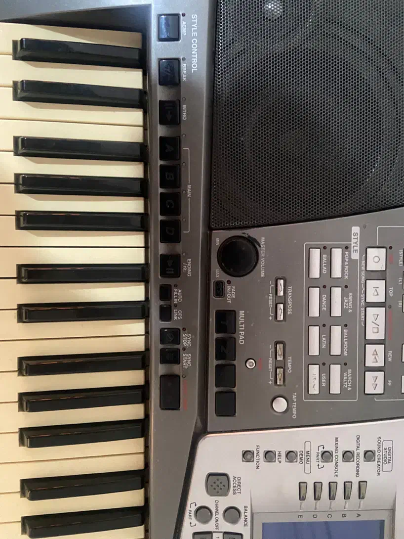 ارگ یاماهاpsr1000|پیانو، کیبورد، آکاردئون|صحنه, |دیوار