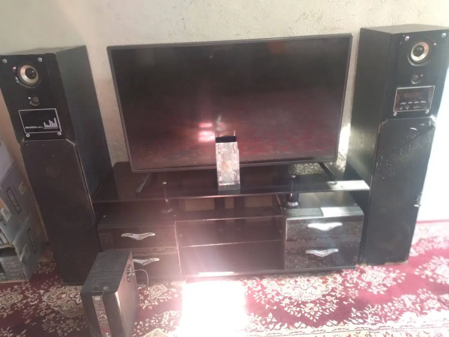 بانو ومیز تلویزیون|سیستم صوتی خانگی|بناب, |دیوار