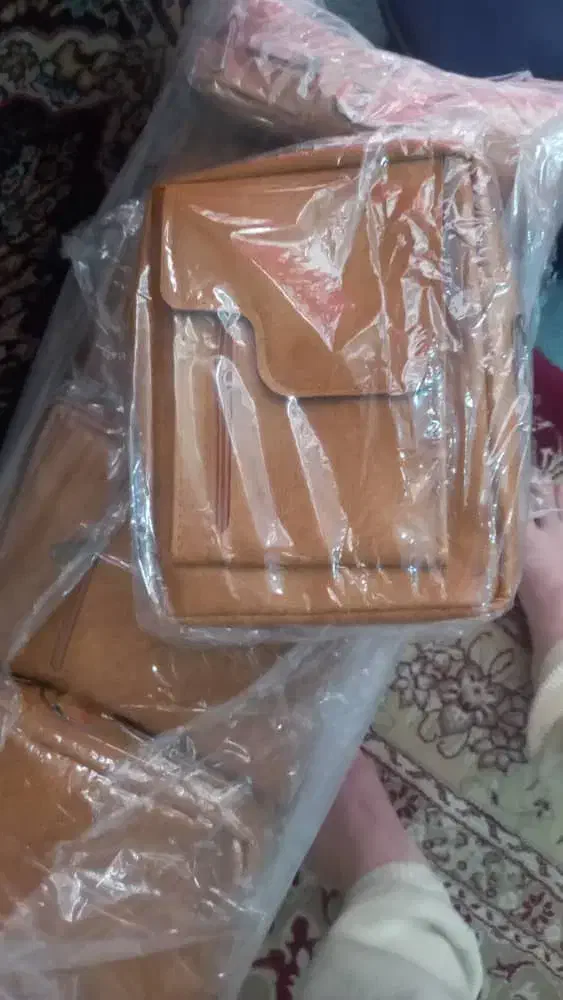 کیف دوشی ومدارک|کیف، کفش، کمربند|اسفراین, |دیوار