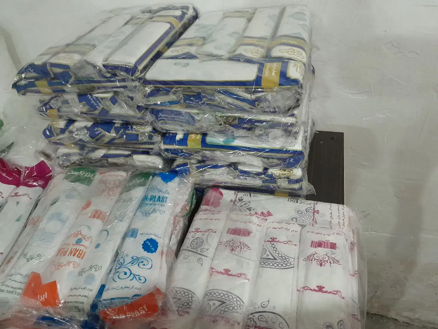 تولیدی سفره یکبار مصرف|ظروف نگهدارنده، پلاستیکی، یکبارمصرف|رشت, چله خانه|دیوار